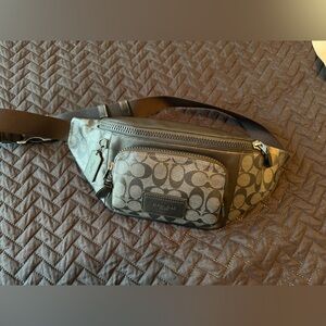 Coach Track Belt Bag In Signature Canvas - Bum Bag